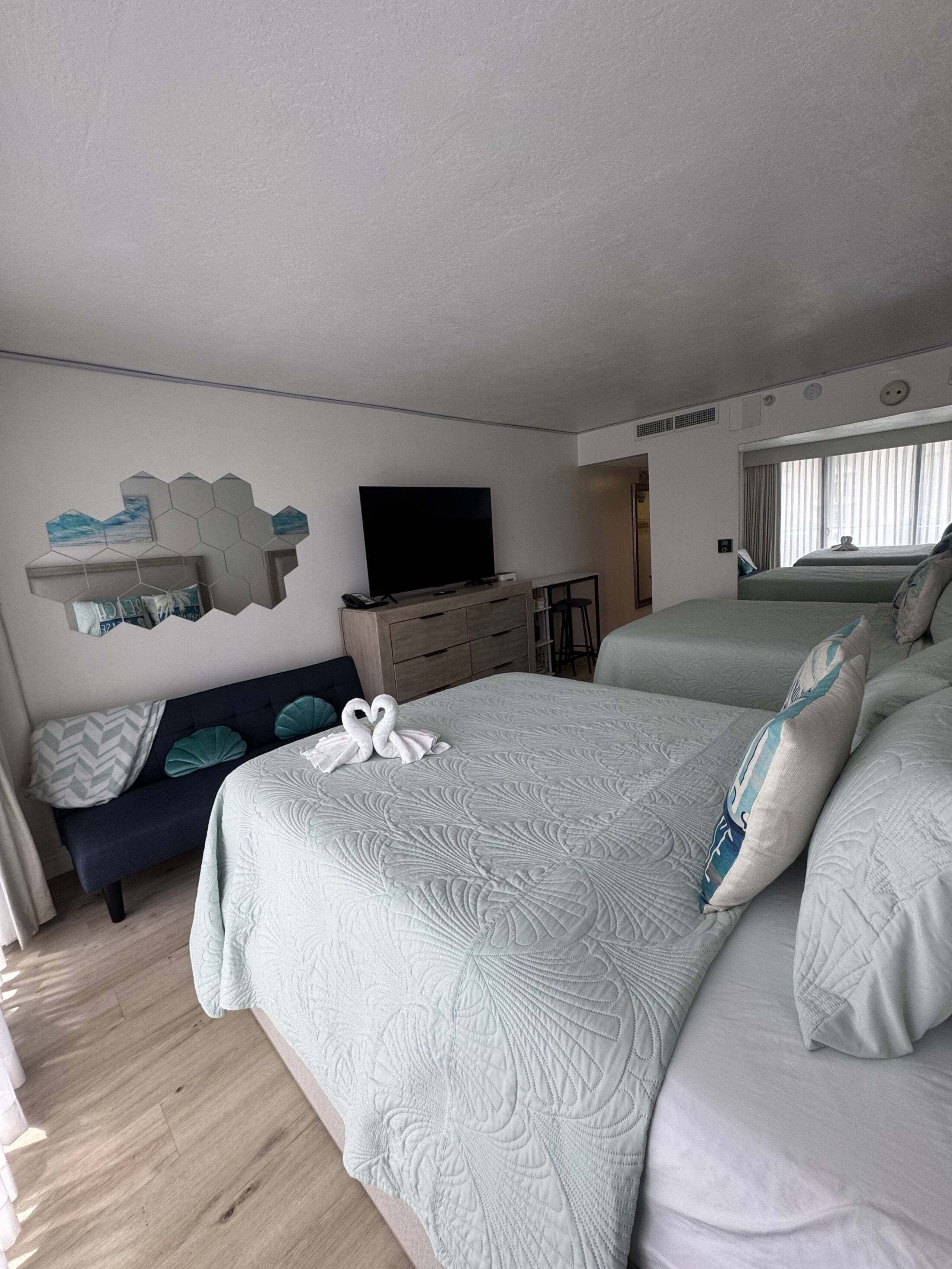 Hotel in Honolulu · ★4.9 · Studio · 2 beds · 1 private bath - Image 75