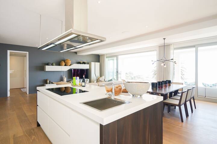 Boulders Beach on Victoria Road gallery image 3