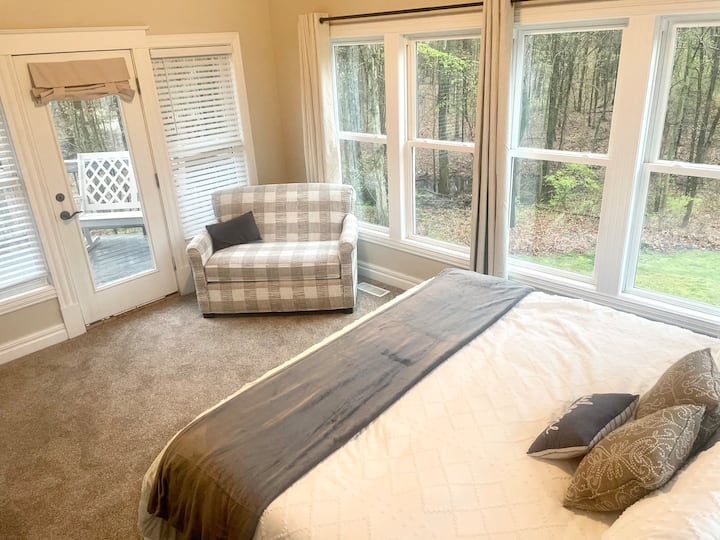 Spálňa 6 - manželská posteľ na hlavnom poschodí