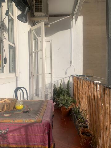 Cozy Modernist Ruzafa Apartment gallery image 5