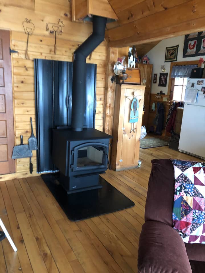 Crystal Lake Cottage Retreat - Willoughby State Forest, Sutton