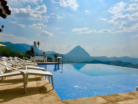 Outstanding FarmHouse & jacuzzi/pool near Medellin
