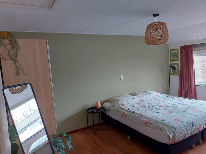 საძინებელი 1