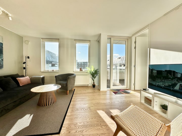 Bright Apartment With Balcony, Elevator & Parking - Copenhaguen