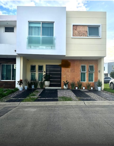 Nueva Galicia, Benavento, ITESO, UVM, GaleriaSantanita