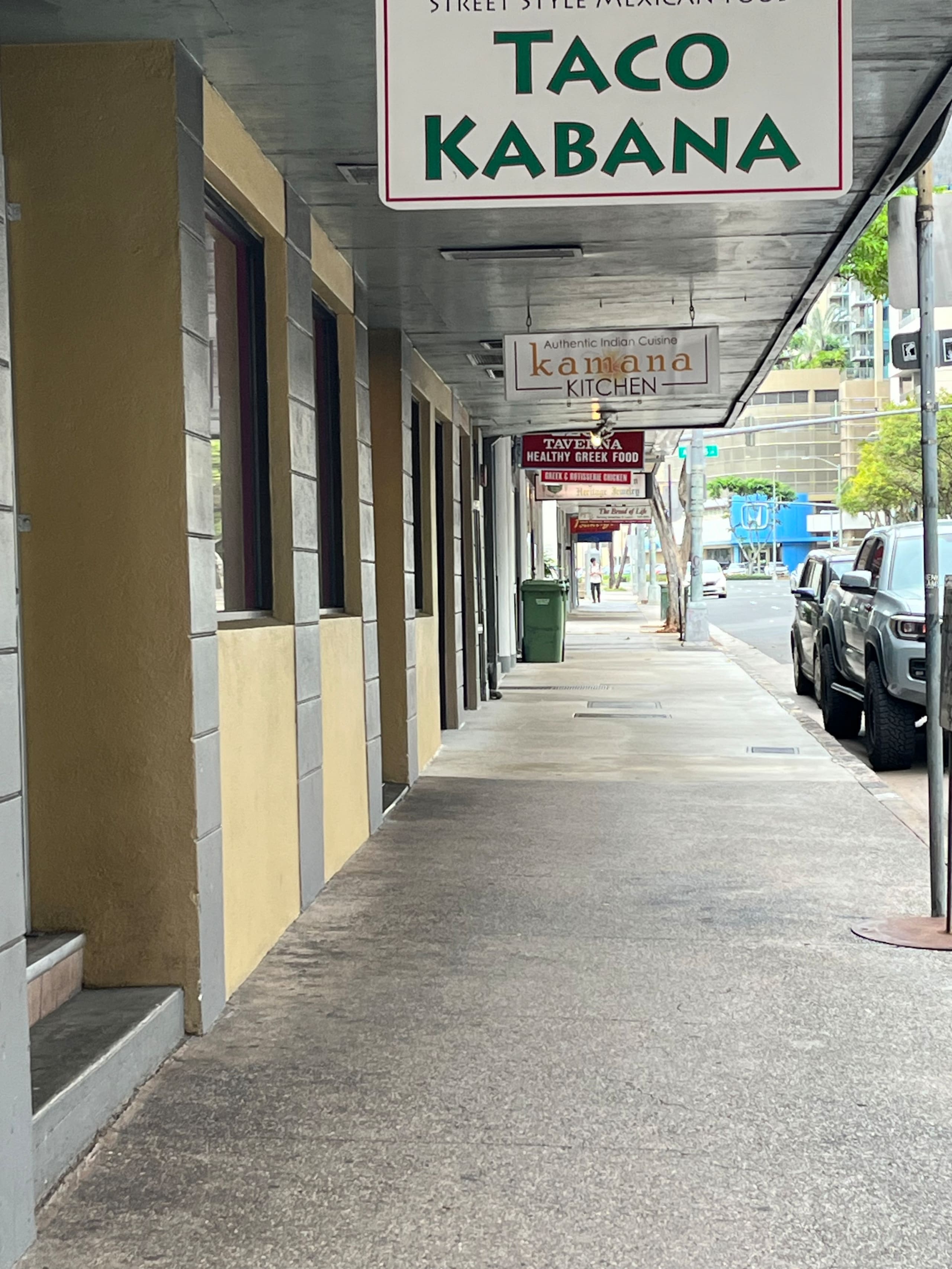 Nice and Clean, Free Parking - Image 15