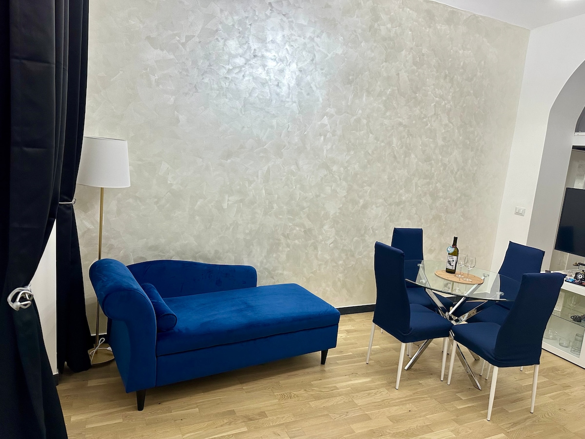 Annuncio Airbnb popolare: The Refuge of the Saints Heart of Genoa Theaters a Genova