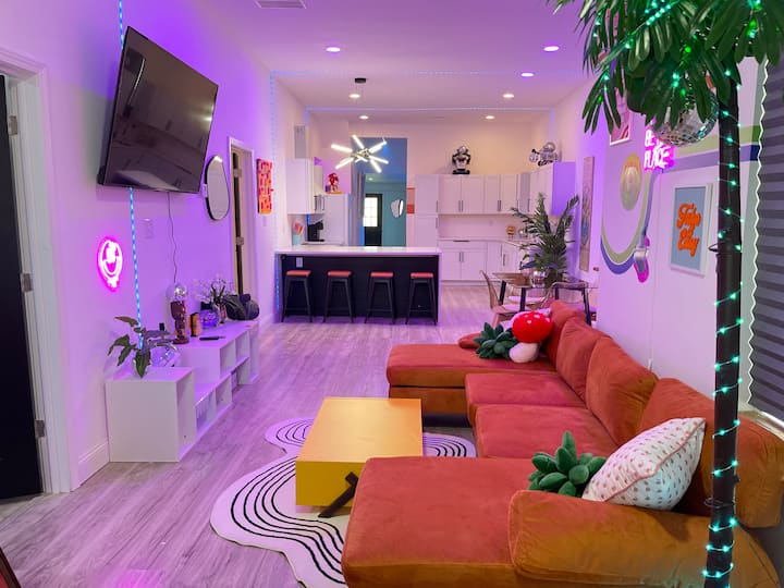 The Neon Nest:LED Oasis LG 4BR DECK fire pit FENCE - Houses for