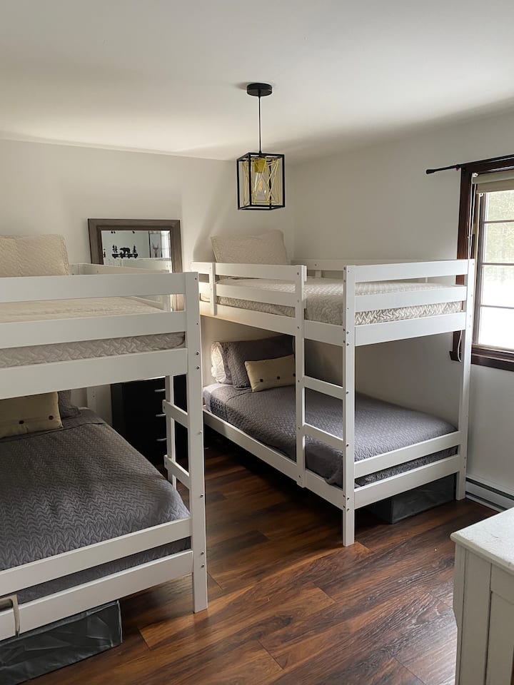 Chumba cha 3 na vitanda vya ghorofa