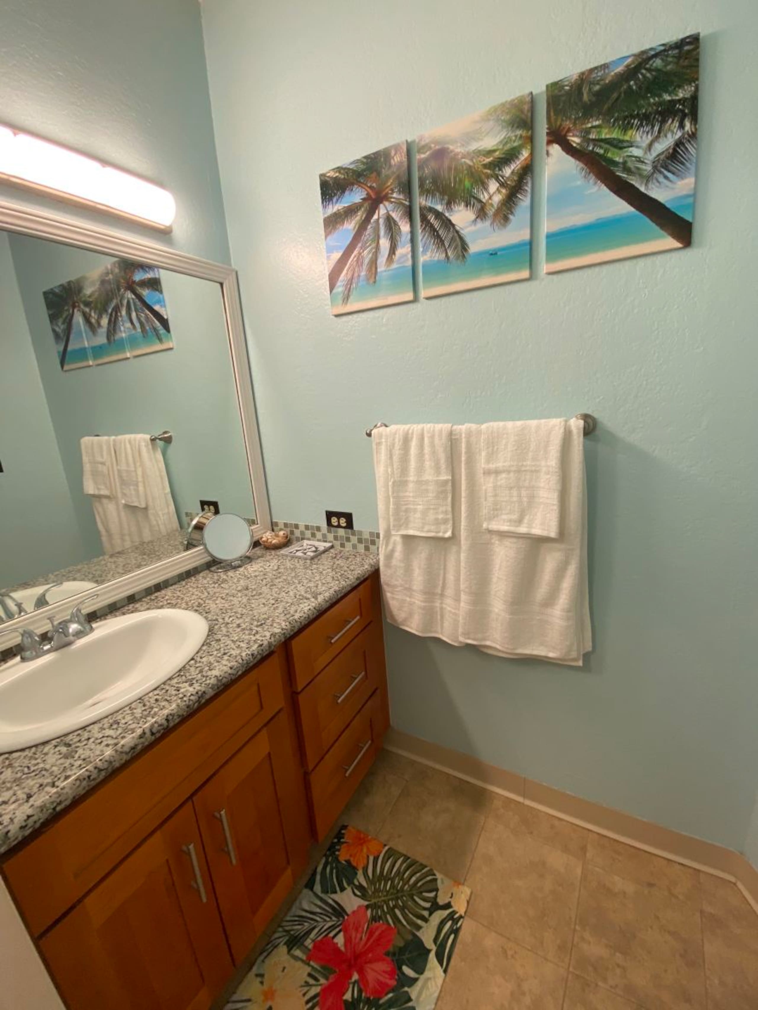 Condo in Honolulu · ★4.93 · Studio · 1 bed · 1 private bath - Image 17