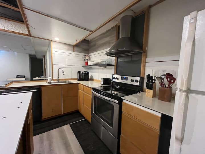 Room Rental With Queen Size Bed - Prince Albert