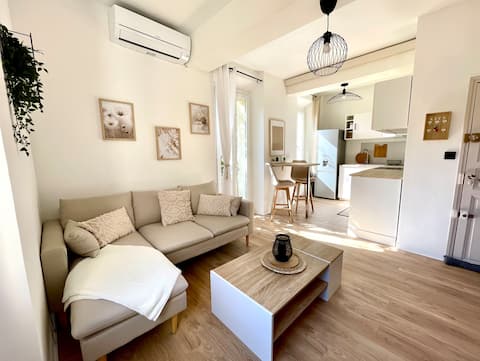 Top Airbnb: Nice little cozy apartment close to center and beach à Banyuls Sur Mer