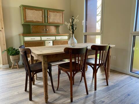 Peaceful retro-style cottage