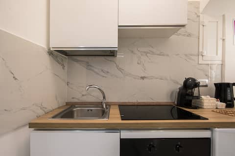 Annuncio Airbnb popolare: Cavahome | Apt/Center/Metro/WiFi/Air-conditioned a Napoli