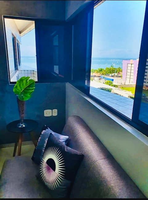 Apartment in Pajuçara with a sea view