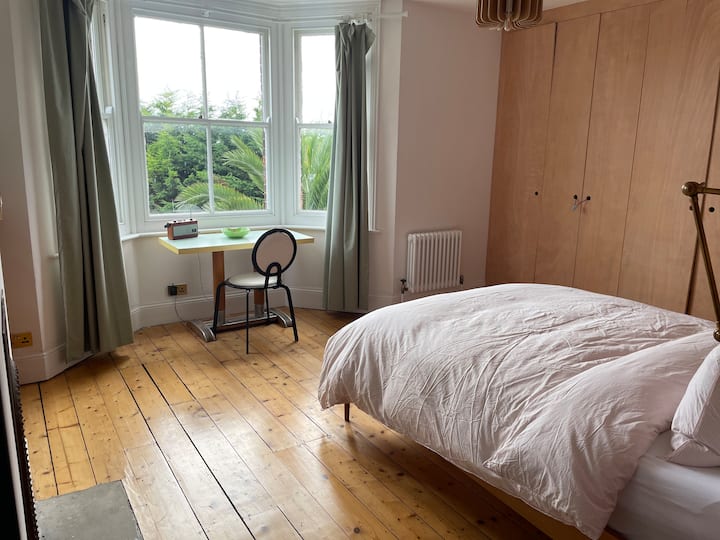 غرفة النوم 2