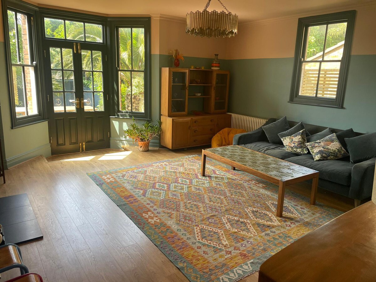 Popular Airbnb listing: Stylish Margate house in Broadstairs And St. Peters