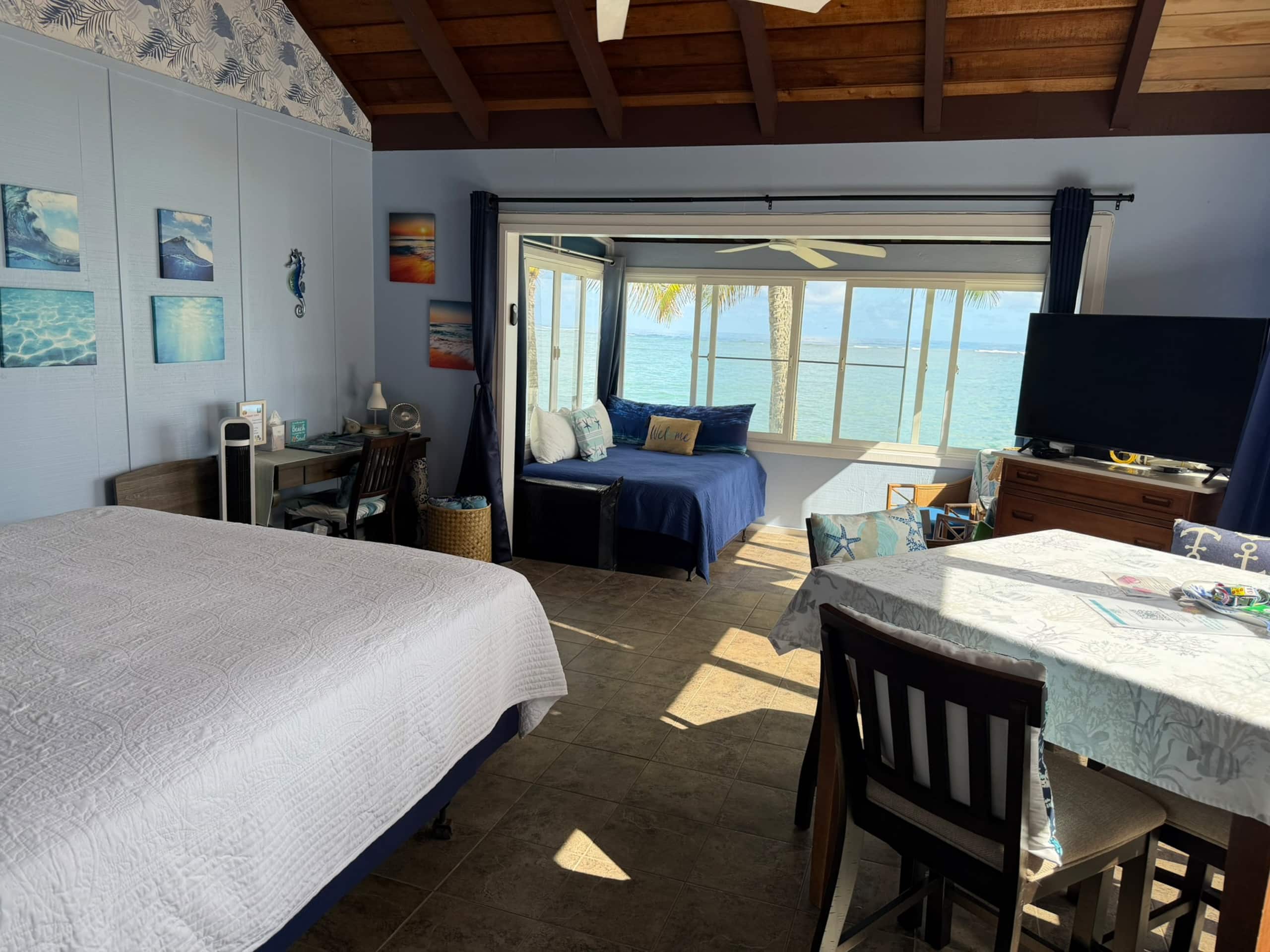 Aloha Beach Front Cottage - Image 14