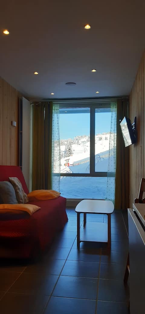 Successful Airbnb property: studio for 2 people, ski-in ski-out in Chamrousse