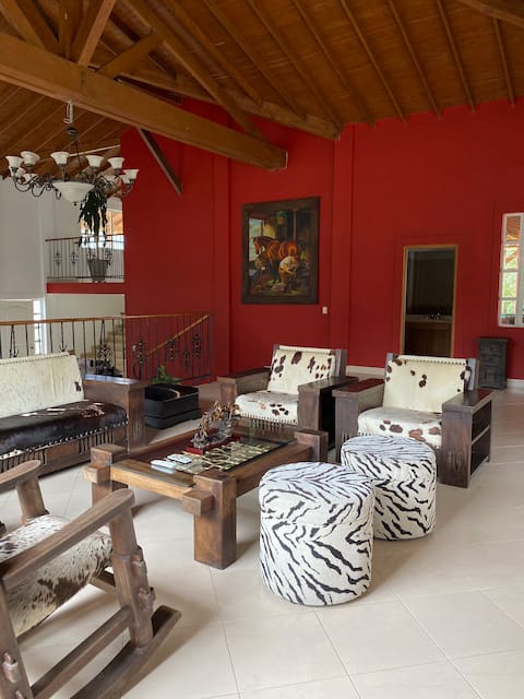 Top performing Airbnb: Impressive leisure Farm House in Barbosa