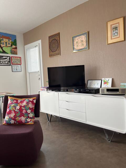 Airbnb performant: Quiet in the heart of the city with parking à Bordeaux Centre