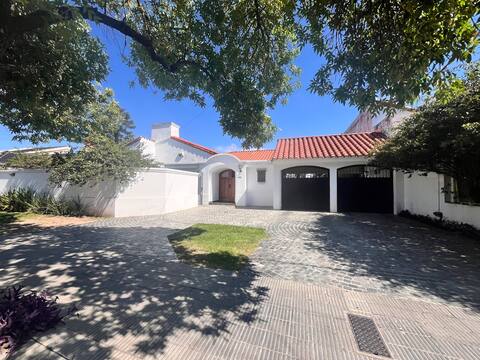 Cerro de las Rosas House