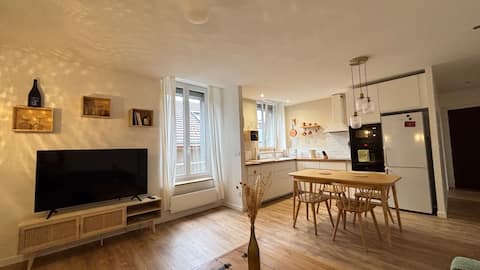Popular Airbnb listing: Cozy apartment in the heart of Epernay - Chez Antoine in Épernay