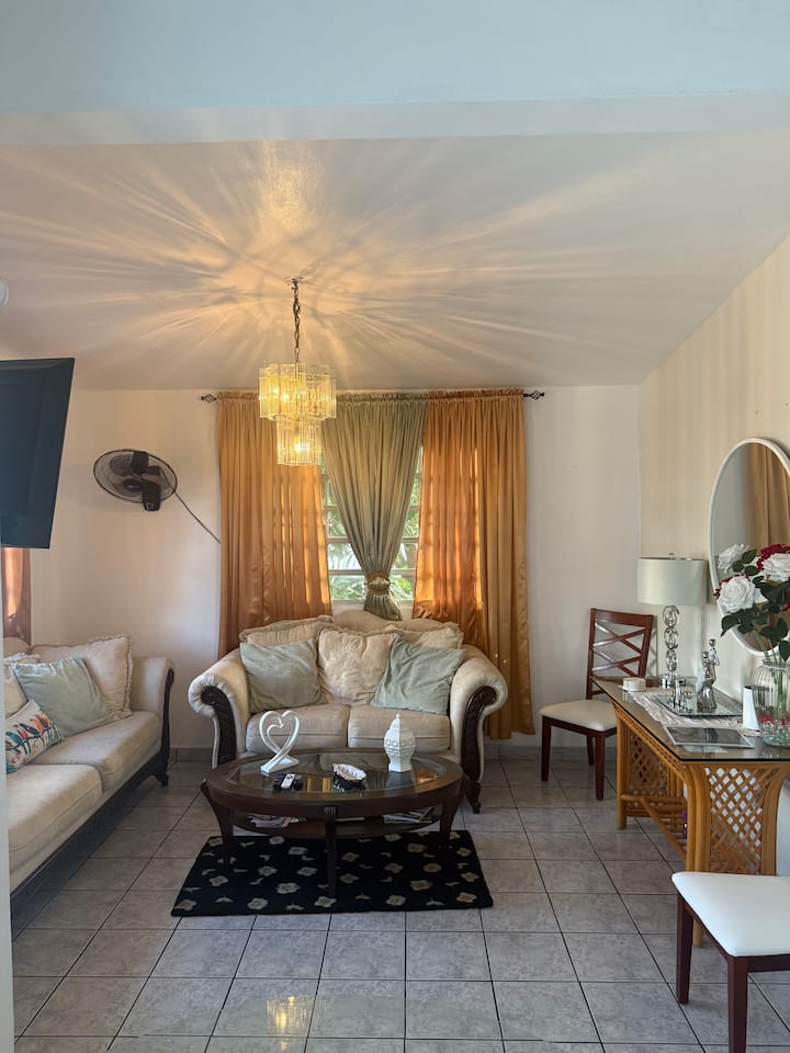 Beachside Hammock Haven: 3br + Centrally Located - San Juan