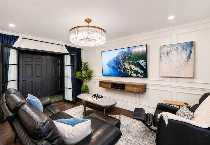 Modern Lux 1-br Apartment | Patio & Onsite Hot Tub - Dallas, TX