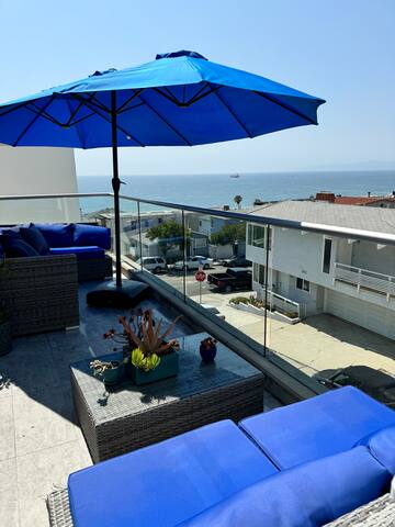 Luxe & Comfy Gem: Ocean View Decks, Hot Tub gallery image 2