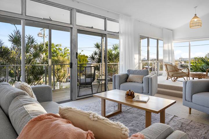 Huge beach house with games room!