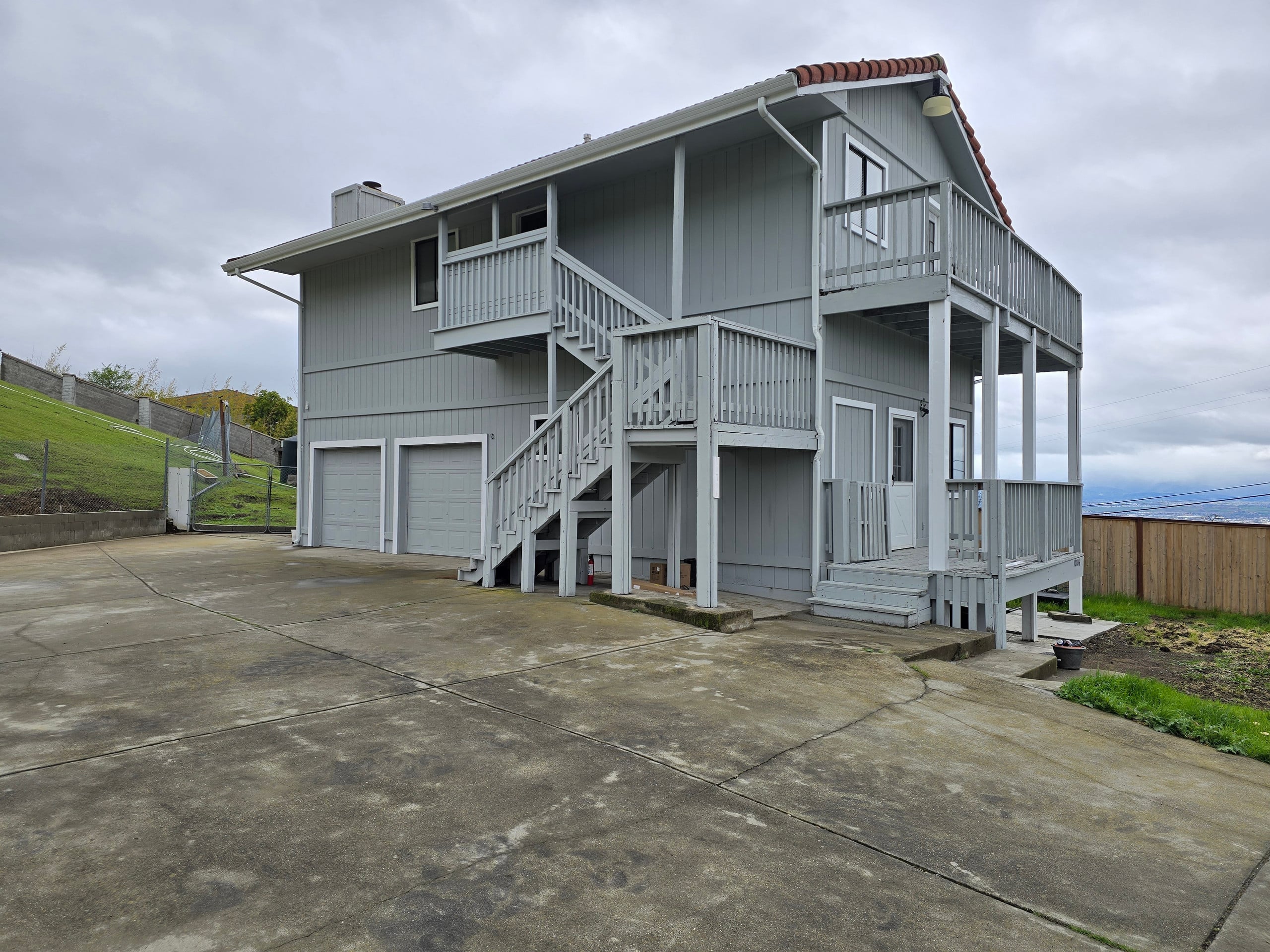 Peaceful Duplex with Private Entrance, Fireplace - Photo 22