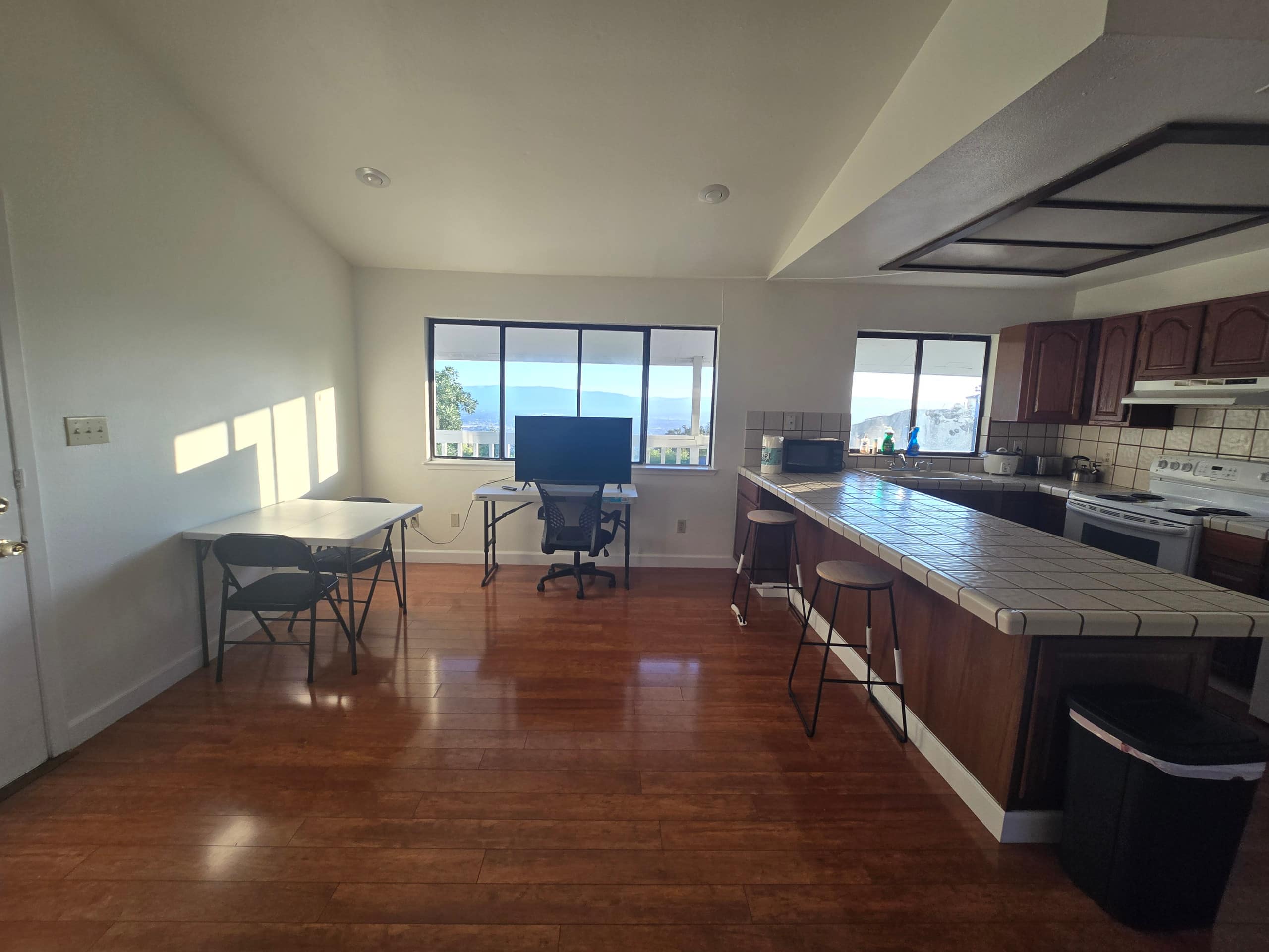 Peaceful Duplex with Private Entrance, Fireplace - Photo 9