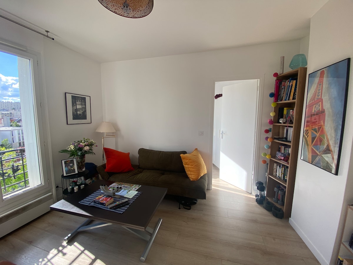 Anuncio de Airbnb popular: Two bedroom apartment - well connected! en Paris 20e Arrondissement