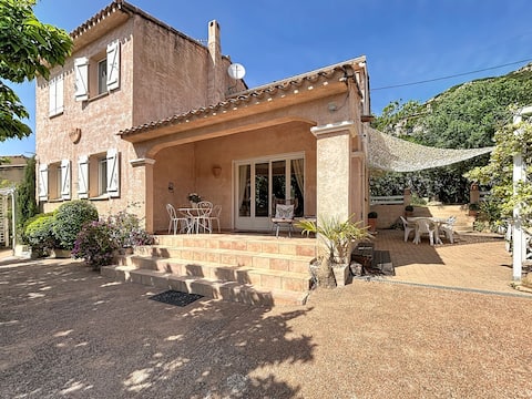 Villa rental for up to 6 people in south Corsica