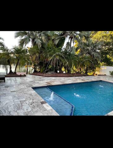 Paradise on the Lake close to Beaches & FLL gallery image 3