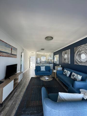 Stunning Beach Apartment gallery image 3