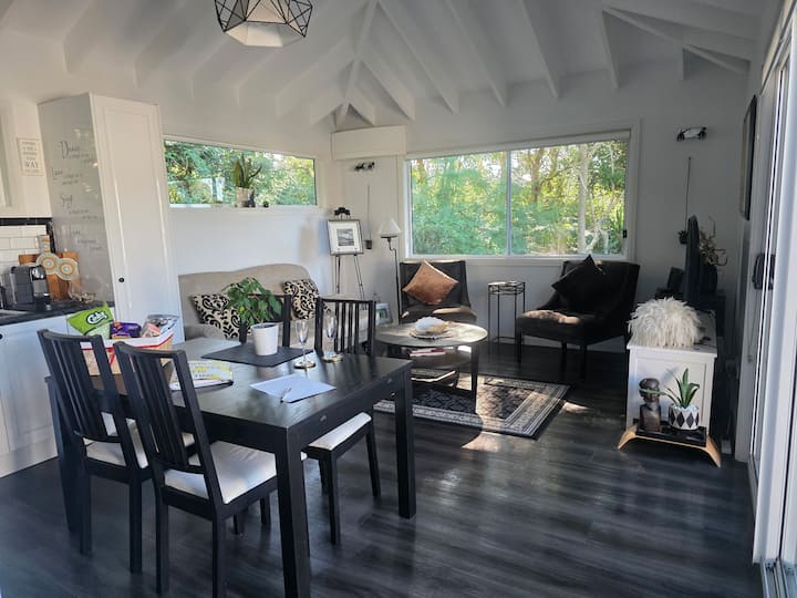 Tree Hideaway In Secret Garden - Wollongong