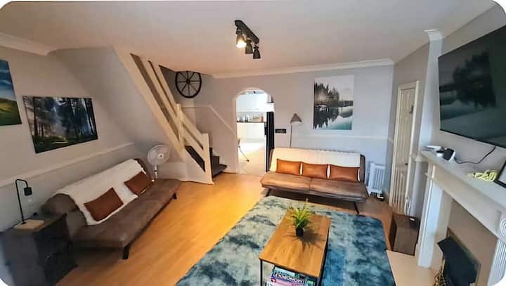 Hottub*sauna*massage*bbq*firepit*games*beach - Sunderland