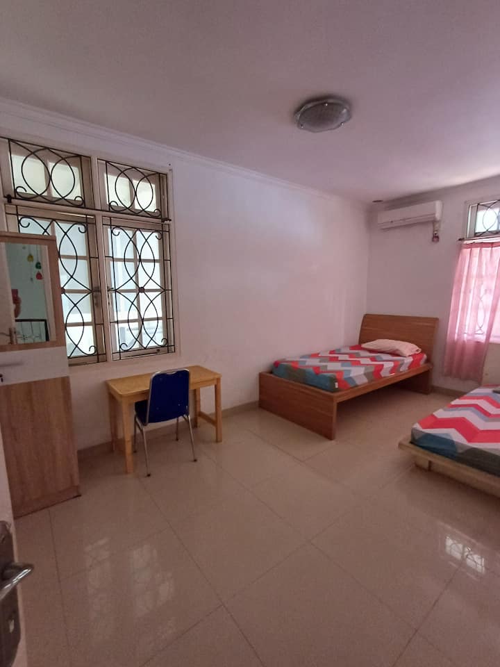 Rumah Kost Amsterdam Kota Wisata - Cibubur