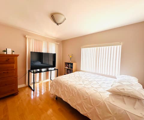 A/C, Wi-Fi, Hulu, kitchen, 1 bedroom, & 1 bathroom