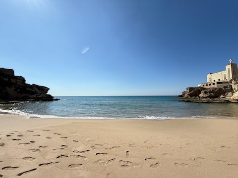 Wavesong’ 2BD Garden & private beach