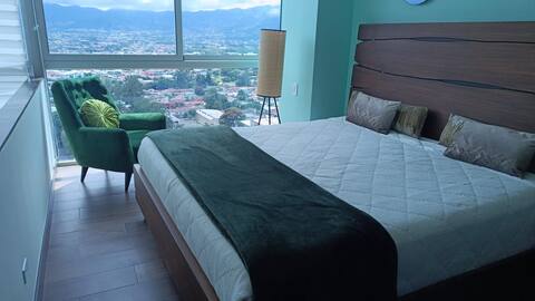 Penthouse in SAN JOSE!GreatVIEW/KingBED/AC/Parking