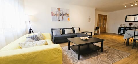 Modern 3 Bed Lisbon Flat - Expo Summits & City Fun