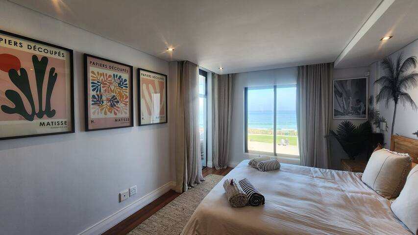 Oceanfront Luxury: Stunning 2BR gallery image 5