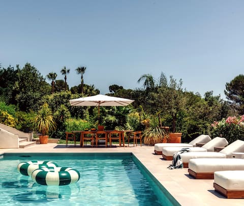 Popular Airbnb listing: Luxury Cote D’Azur Villa in Mougins