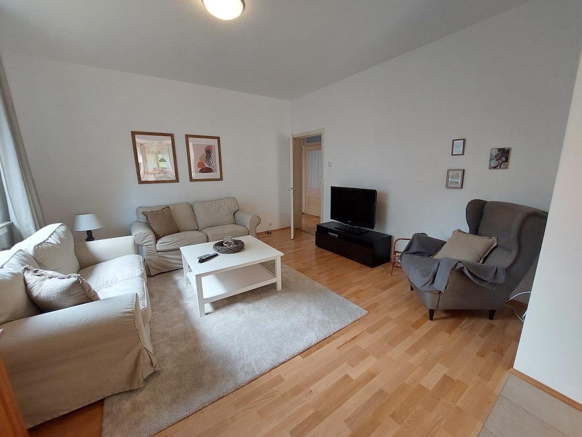 Propiedad de Airbnb exitosa: Bright apartment with private garden en Arnsberg