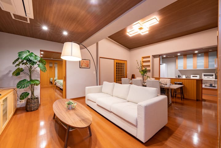 スカイツリーの夜景が輝く！135平米の屋上テラス付きワンフロア貸切ステイ