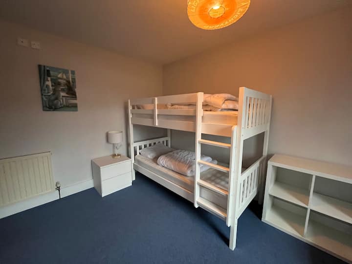 საძინებელი 4