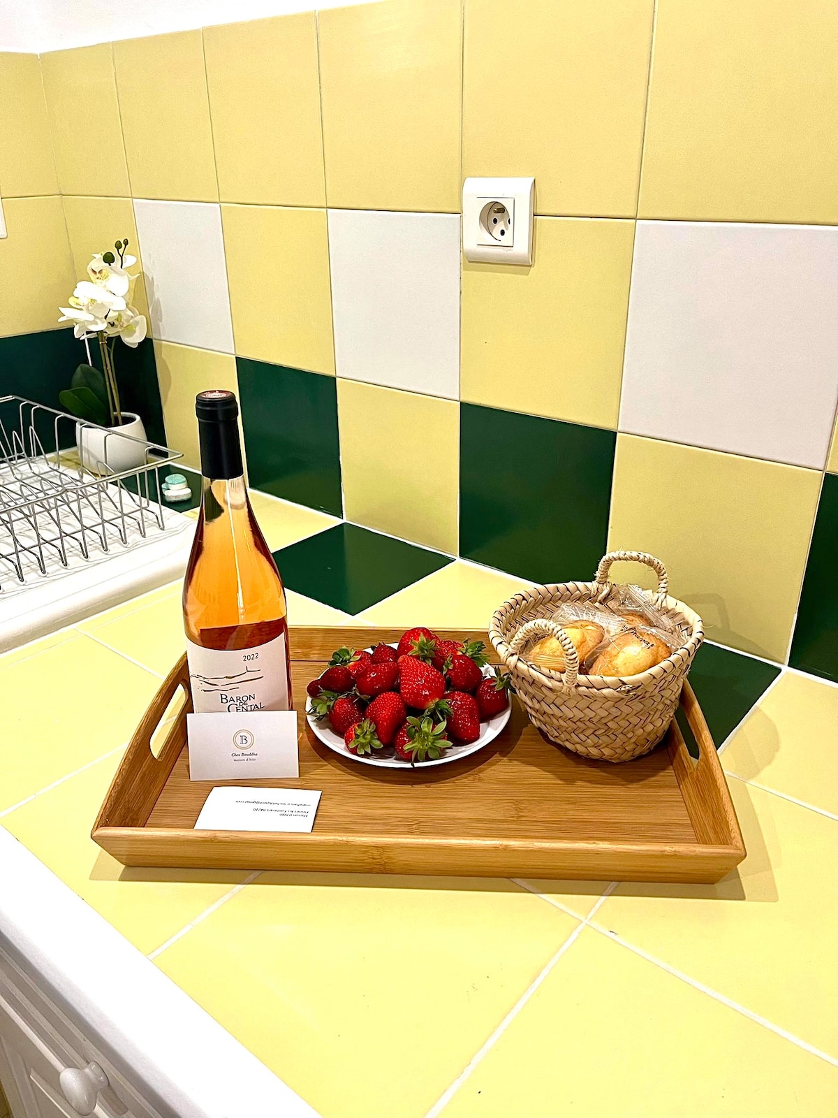 Annonce Airbnb populaire: Buddha's Home à Pernes Les Fontaines